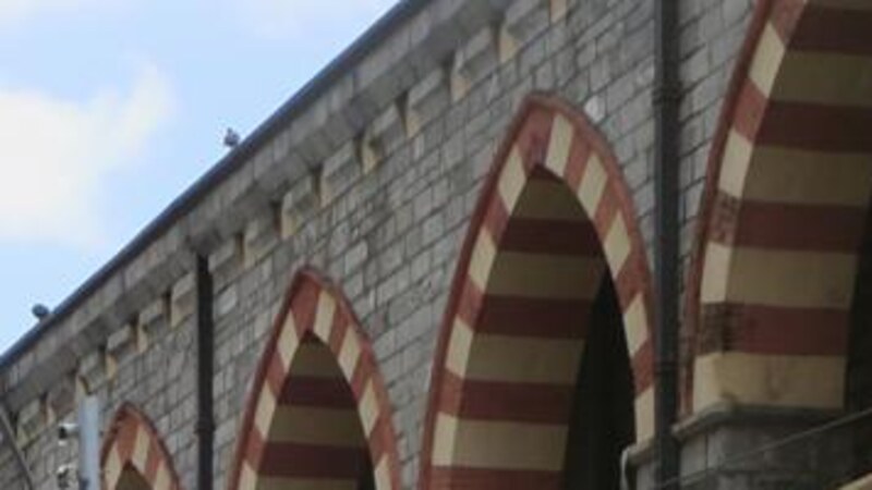 Upper arcade of the Red House in Port of Spain, with no lettering.