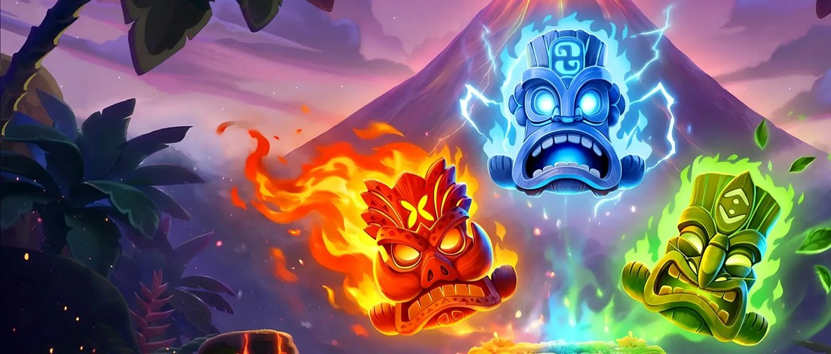 Offizielles Artwork von Play'n GO zu Triple Tumblin' Totems: geschnitzte Tiki-Totems in einem vulkanischen Dschungel.